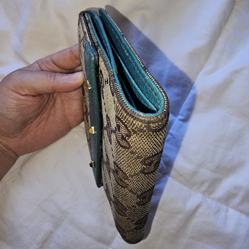 Authentic Gucci Wallet - Picture 10 of 17